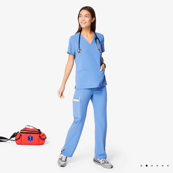 FIGS Kade Cargo Scrub Pants Ceil Blue - Picture 2 of 11